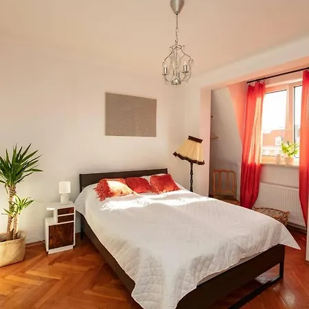 Διαμέρισμα Miejski Czar Retro. Plac Zbawiciela!